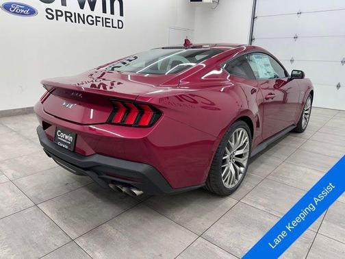 Molten Magenta Metallic Tinted Clearcoat 2026 Ford Mustang GT Premium