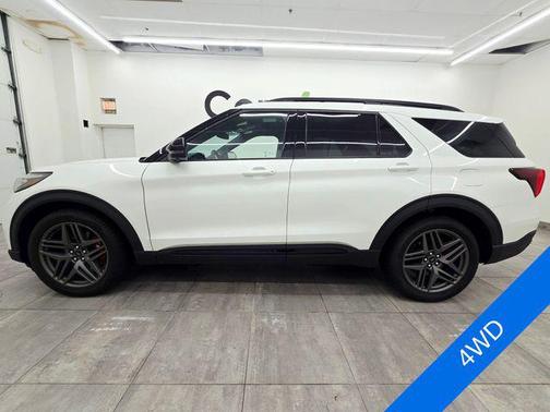 Star White Metallic Tri-Coat 2026 Ford Explorer ST