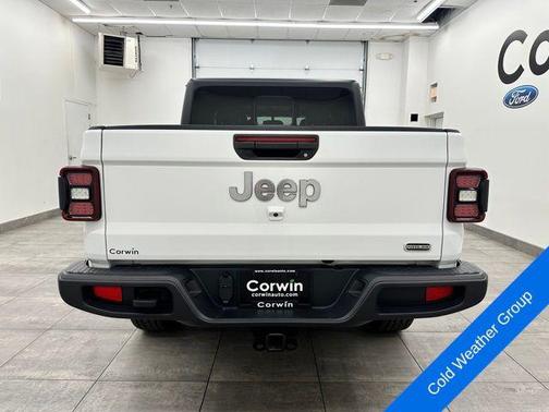 Bright White Clearcoat 2023 Jeep Gladiator Overland