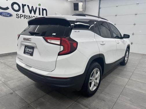 2022 GMC Terrain SLE