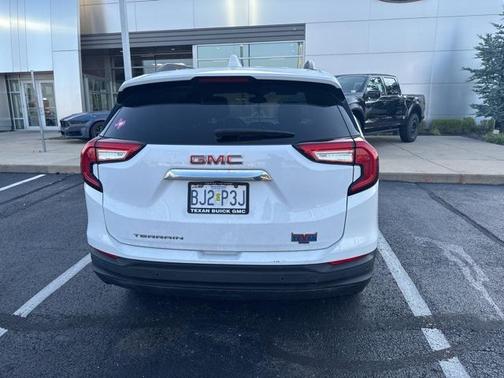 2022 GMC Terrain SLE