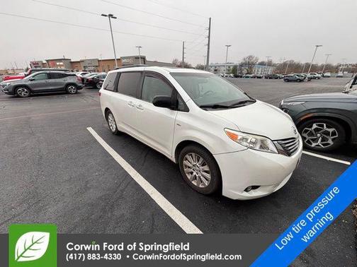 2016 Toyota Sienna XLE