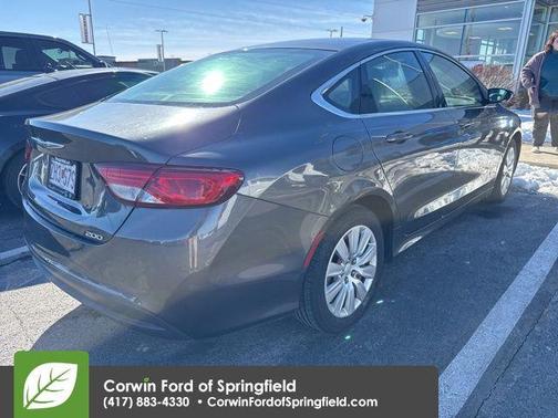 2016 Chrysler 200 LX