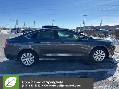 2016 Chrysler 200 LX