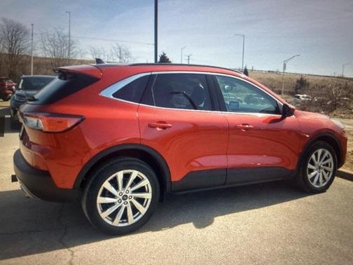 2022 Ford Escape Titanium