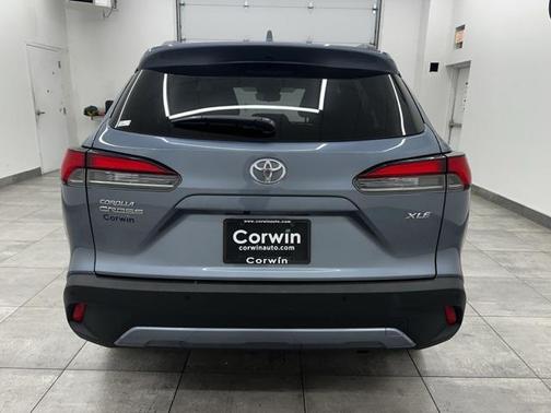 2024 Toyota Corolla Cross XLE