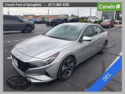 Shimmering Silver Pearl 2023 Hyundai ELANTRA SEL