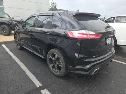 2021 Ford Edge ST