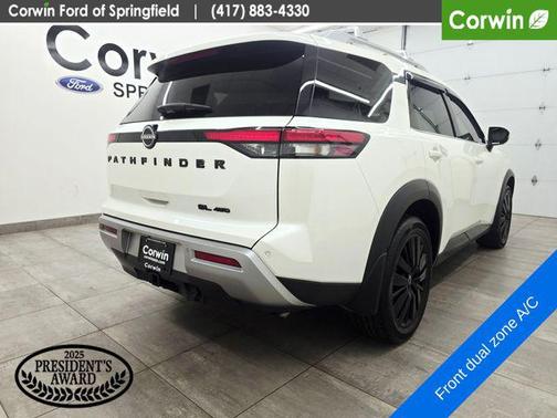 Pearl White Tricoat 2024 Nissan Pathfinder SL 4WD