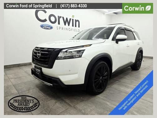Pearl White Tricoat 2024 Nissan Pathfinder SL 4WD
