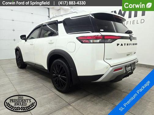 Pearl White Tricoat 2024 Nissan Pathfinder SL 4WD