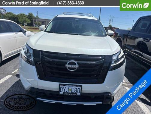 Pearl White Tricoat 2024 Nissan Pathfinder SL 4WD