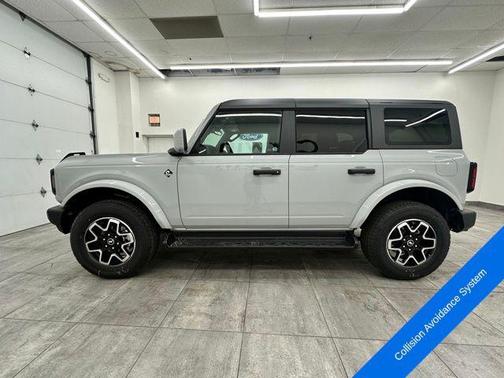 Avalanche 2026 Ford Bronco Outer Banks