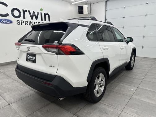 2020 Toyota RAV4 XLE