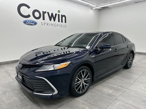 2021 Toyota Camry Hybrid XLE