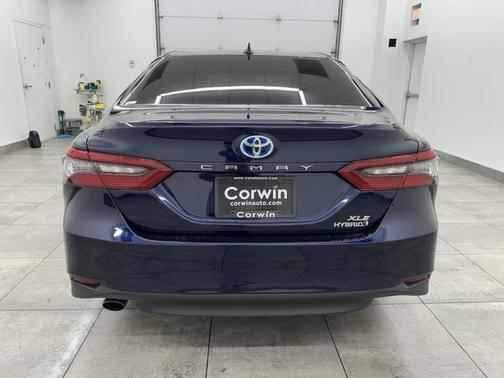2021 Toyota Camry Hybrid XLE