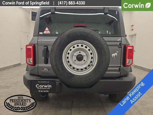 Carbonized Gray Metallic 2026 Ford Bronco Base