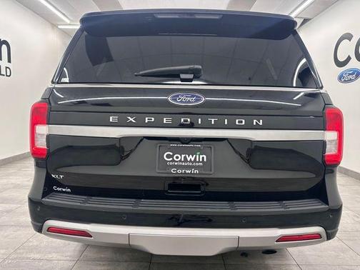 Black Metallic 2022 Ford Expedition XLT