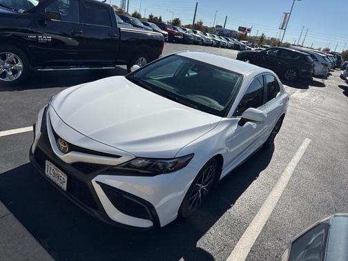 2022 Toyota Camry SE