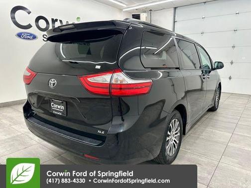 2019 Toyota Sienna SE