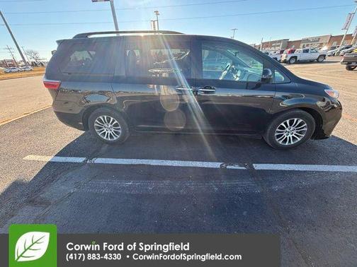 2019 Toyota Sienna SE