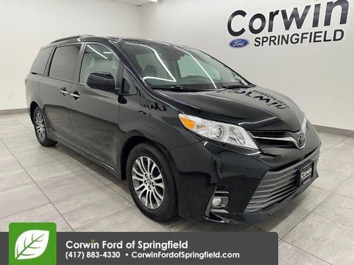 2019 Toyota Sienna SE