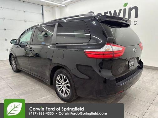 2019 Toyota Sienna SE