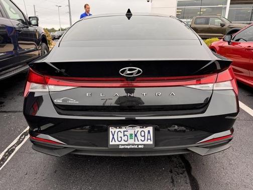 2021 Hyundai ELANTRA SEL