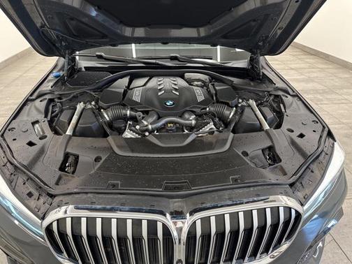 2021 BMW 750 i xDrive