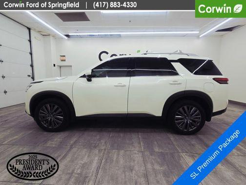 2023 Nissan Pathfinder SL 4WD