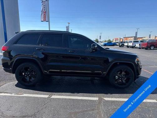 Diamond Black Crystal Pearlcoat 2019 Jeep Grand Cherokee Upland