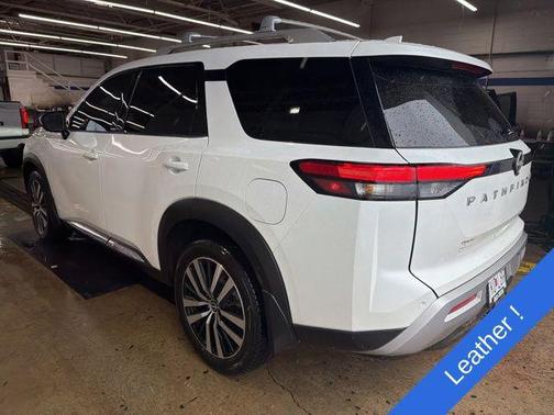 Everest White Pearl Tricoat 2025 Nissan Pathfinder Platinum 4WD