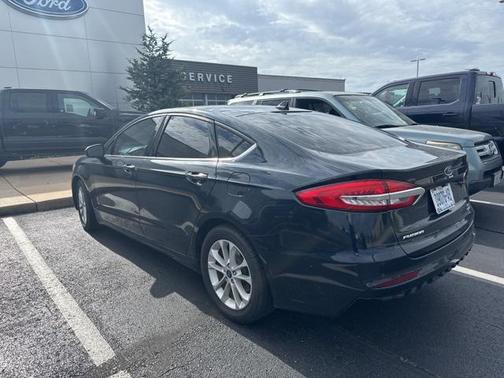 2020 Ford Fusion SE