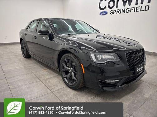 2022 Chrysler 300 Touring