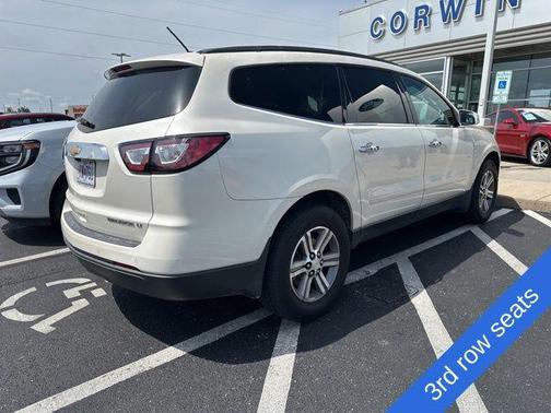 White Diamond Tricoat 2015 Chevrolet Traverse 1LT