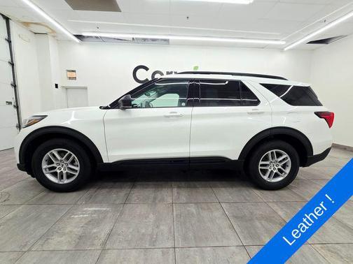 Star White Metallic Tri-Coat 2026 Ford Explorer Active