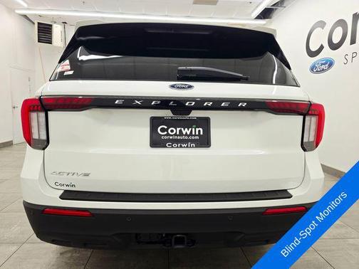 Star White Metallic Tri-Coat 2026 Ford Explorer Active