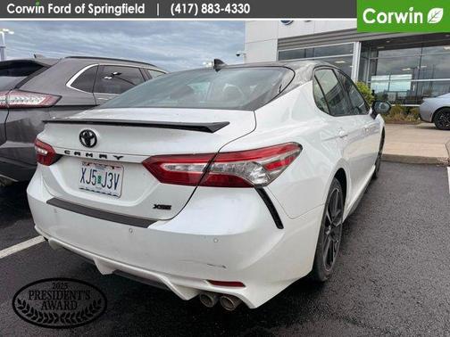 Wind Chill Pearl 2019 Toyota Camry XSE