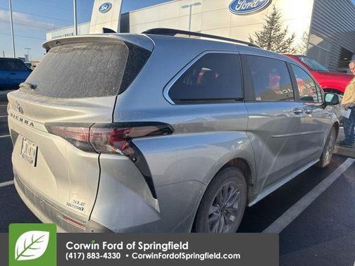 2024 Toyota Sienna XLE