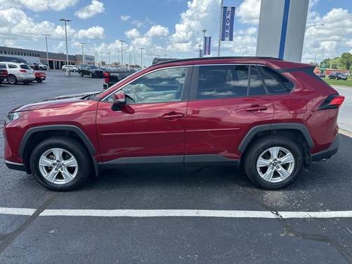 2020 Toyota RAV4 XLE