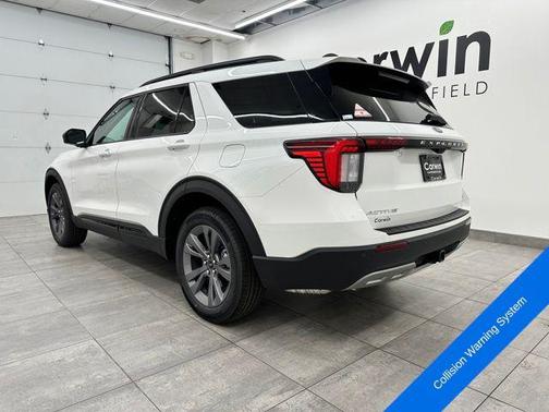 Star White Metallic Tri-Coat 2026 Ford Explorer Active
