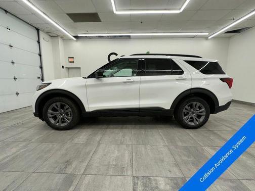 Star White Metallic Tri-Coat 2026 Ford Explorer Active