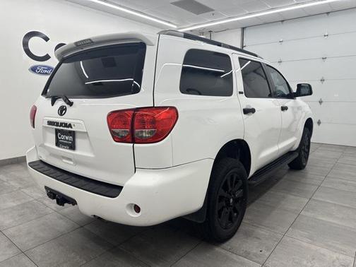 2017 Toyota Sequoia SR5