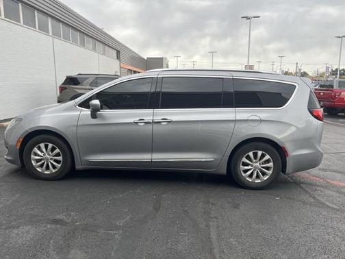 2018 Chrysler Pacifica Touring-L