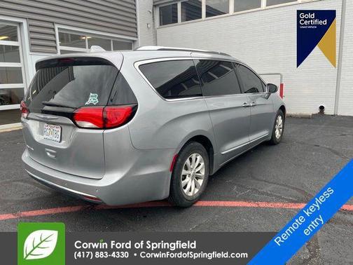 2018 Chrysler Pacifica Touring-L
