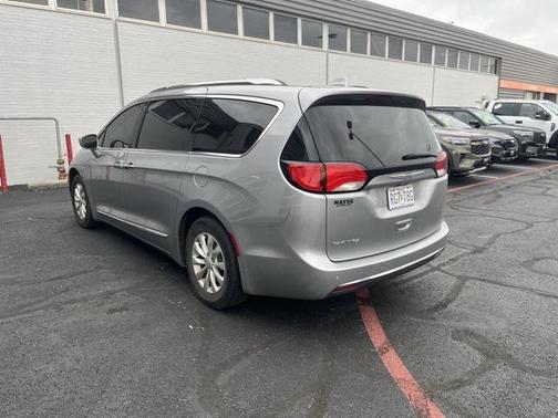 2018 Chrysler Pacifica Touring-L