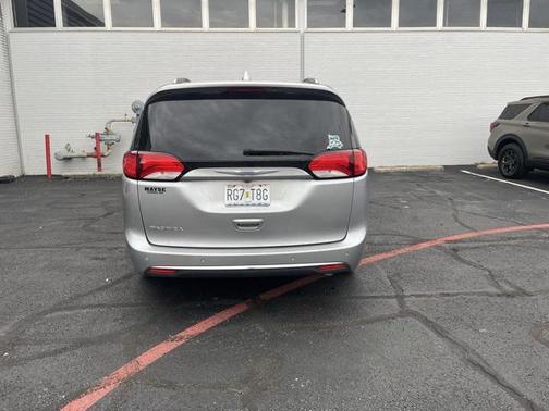 2018 Chrysler Pacifica Touring-L