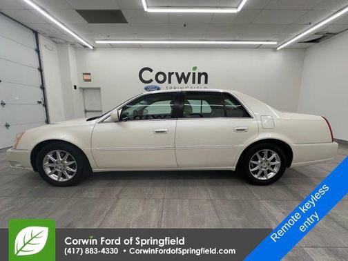 2011 Cadillac DTS Luxury Collection