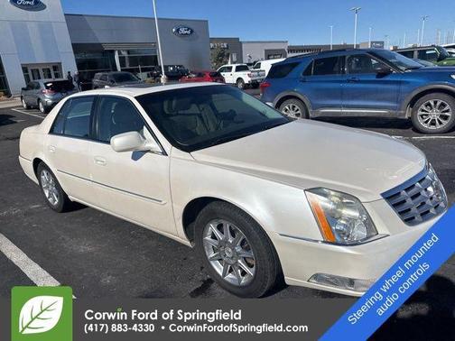 2011 Cadillac DTS Luxury Collection