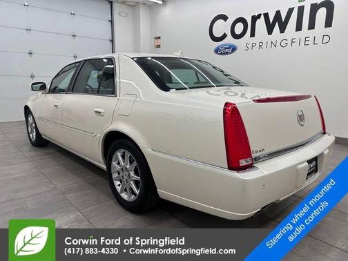 2011 Cadillac DTS Luxury Collection